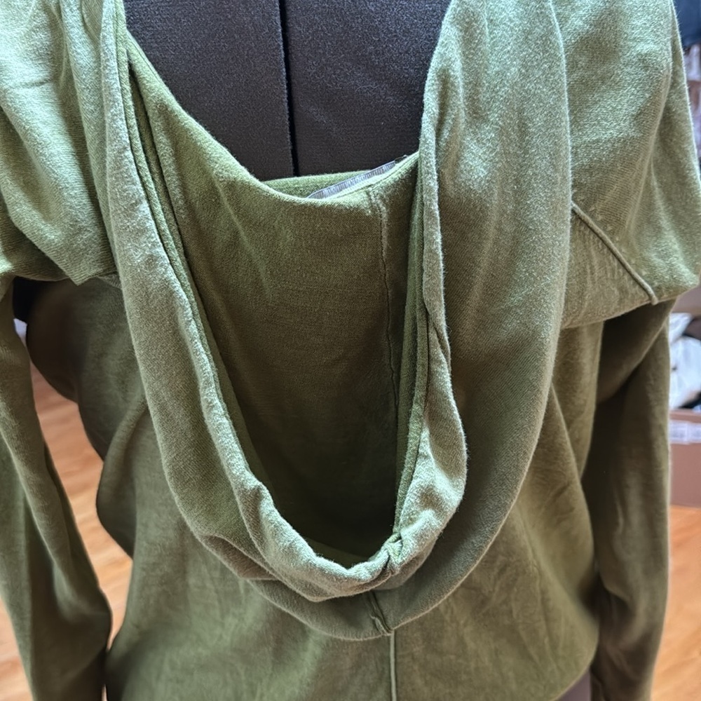 Tommy Bahama Women's L lightweight Green Casual Minimalist Neutral hoodie - Picture 3 of 4